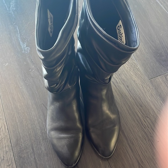 Originally Nordstrom. Worn 2x. Leather upper. Made in Italy. Size 8. - Picture 3 of 5